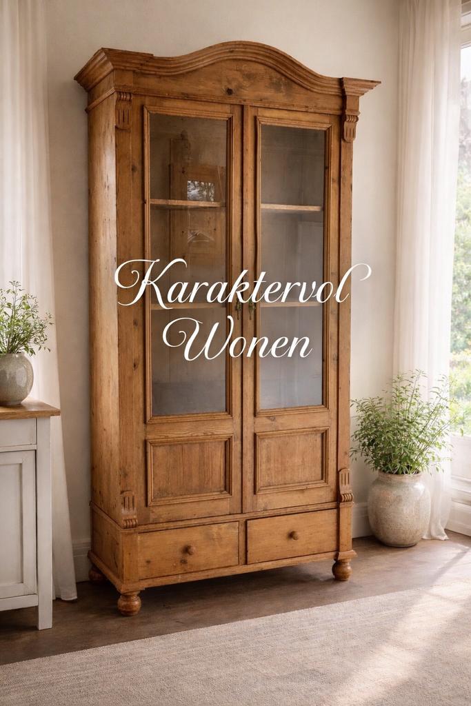 Karaktervolle geleefde Oud Grenen buffetkast….Prachtkoop, Ophalen