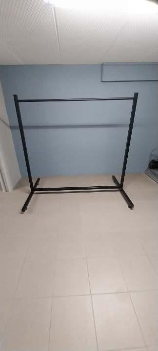 Penderie/Tringle à vêtements - Solide et spacieuse - A louer, Maison & Meubles, Enlèvement, Comme neuf, Noir, Métal