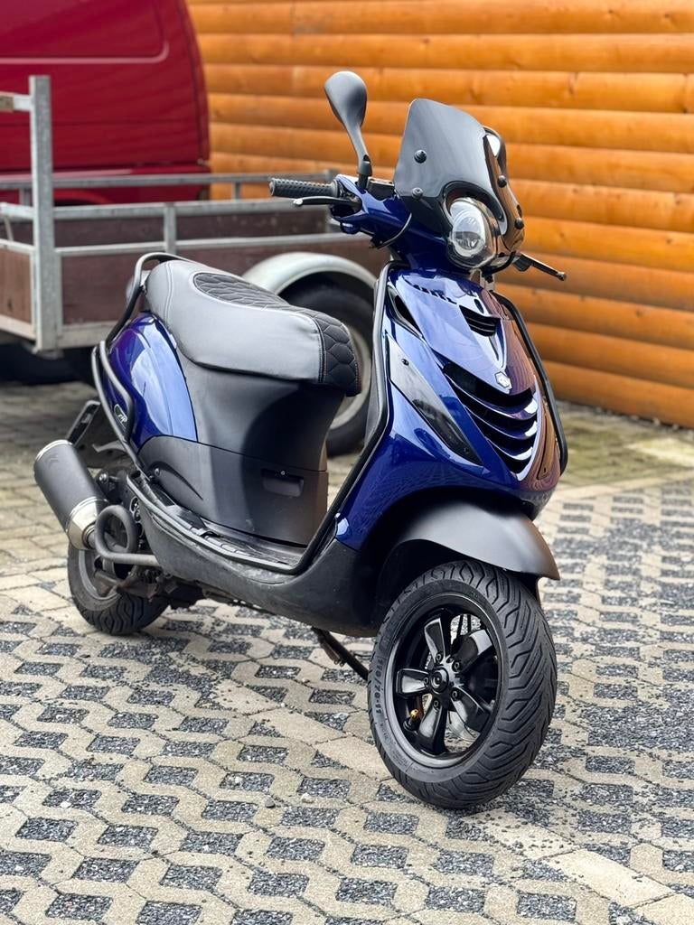 Piaggio zip 80cc 4v, Vélos & Vélomoteurs, Scooters | Piaggio, Zip, 80 cm³, Comme neuf, Enlèvement