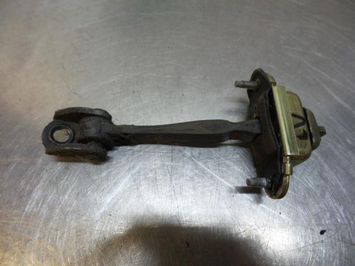 Butée 4portes avant gauche d'un Ford Mondeo (Mondeo 00-), -, -, -, Enlèvement ou Envoi