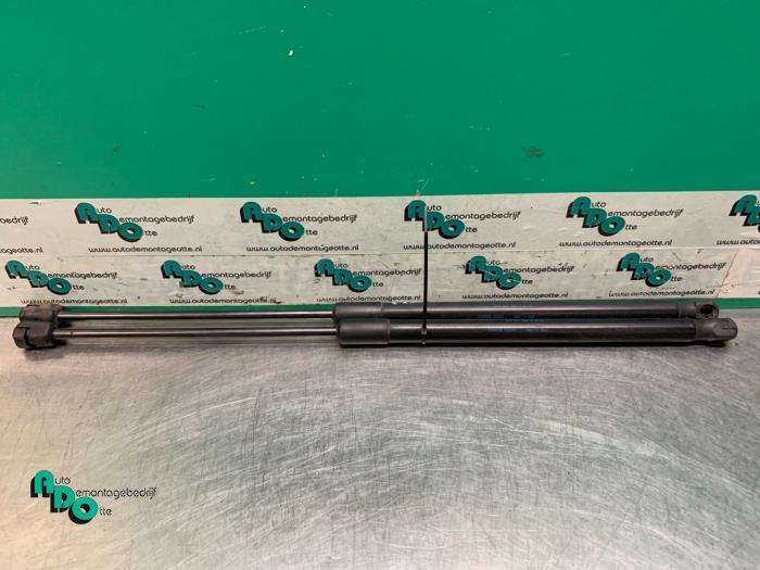 Kit amortisseur gaz hayon d'un Volkswagen Polo (Polo 09-), Volkswagen, -, 3 mois de garantie, Utilisé