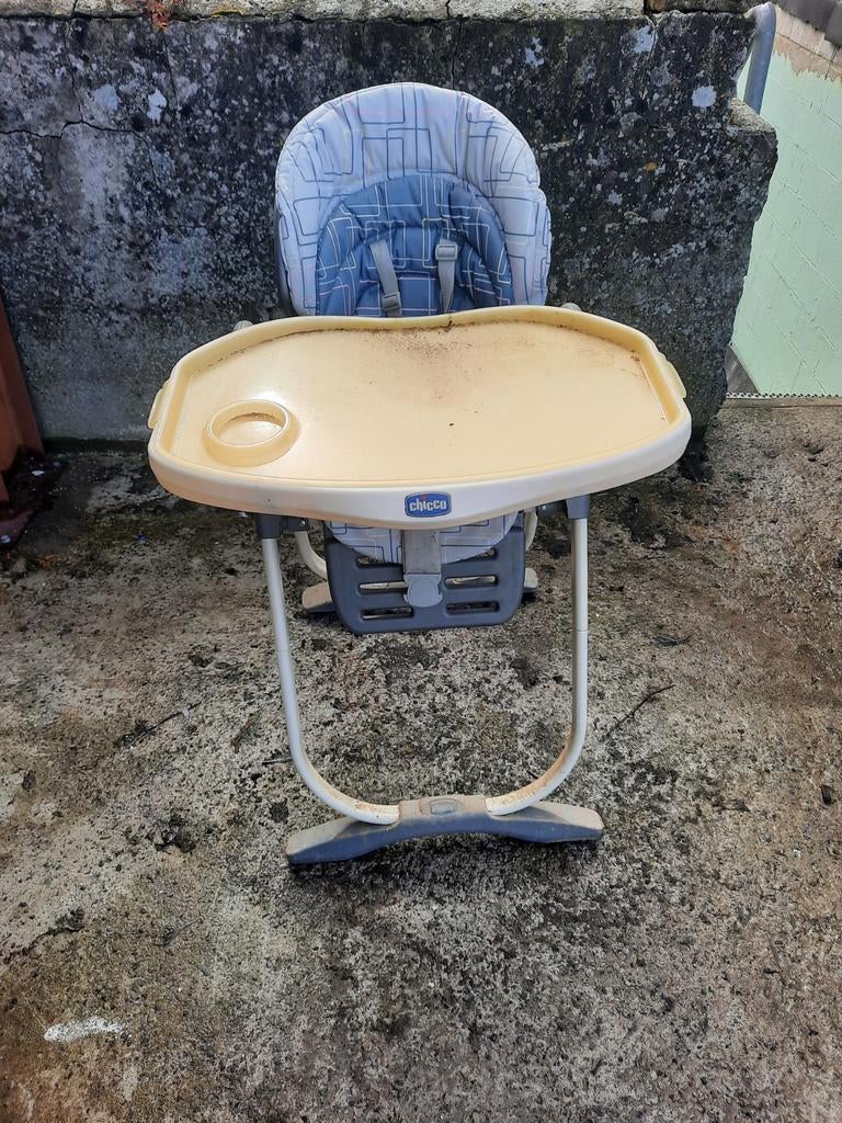 Chaise haute chicco, Enfants & Bébés, Enlèvement, Utilisé, Chaise évolutive, Ceinture(s)
