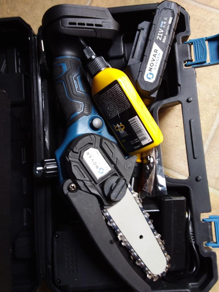 Nova garden takkenschaar, Ophalen