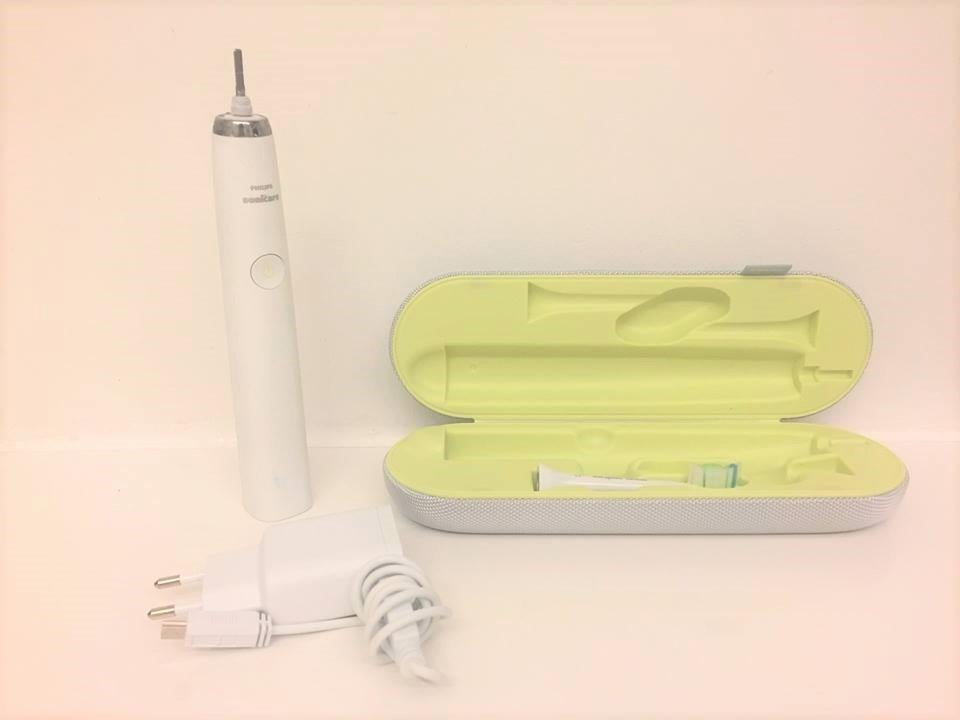 Brosse à dent électrique avec étui voyage - Philips - neuve, Enlèvement, Neuf