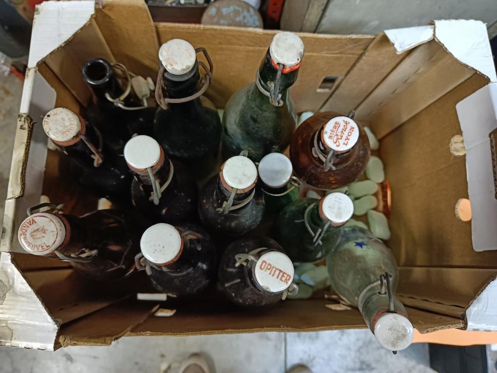 Iemand interesse in oude flessen ???, Verzamelen, Glas en Drinkglazen, Ophalen