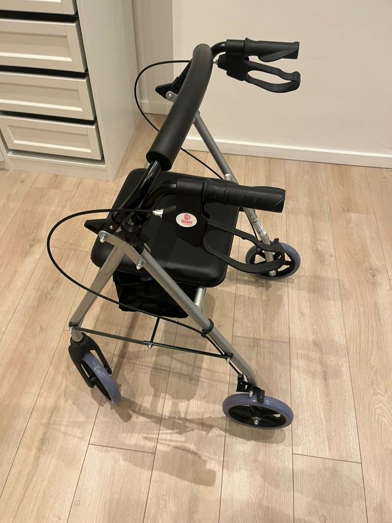 Deze lichte maar duurzame rollator is gemaakt van een, Diversen, Rollators