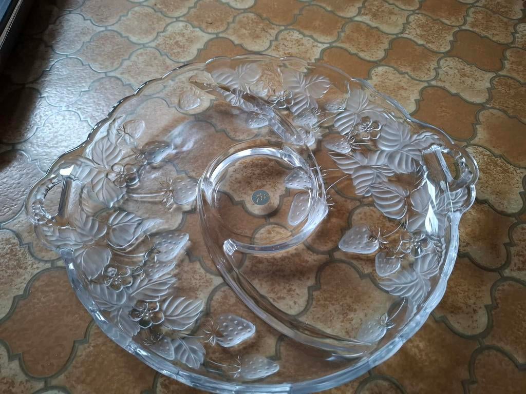 De Glazen "Erdbeere" (Aardbei) Serveerschaal, Antiek en Kunst, Ophalen