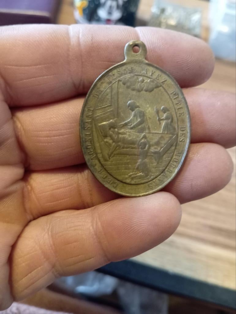 Vielle médaille, Enlèvement ou Envoi