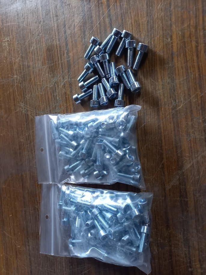 118 stuks inbusbout met cilinderkop M6X16  Verzinkt  8.8, Bricolage & Construction, Quincaillerie & Fixations, Enlèvement, Neuf