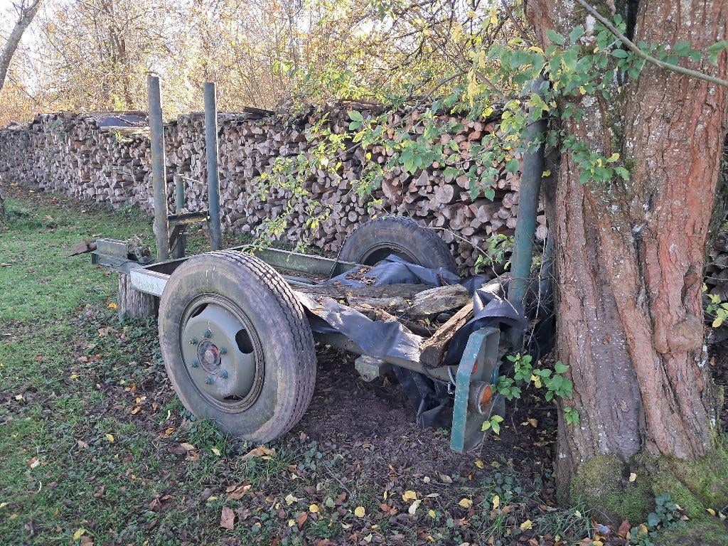 Matériel pour bois de chauffage, Moins de 3 m³, Enlèvement, Autres essences de bois, Troncs d'arbres