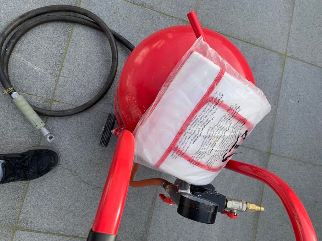 Zandstraler hbm met masker, Ophalen, Zo goed als nieuw