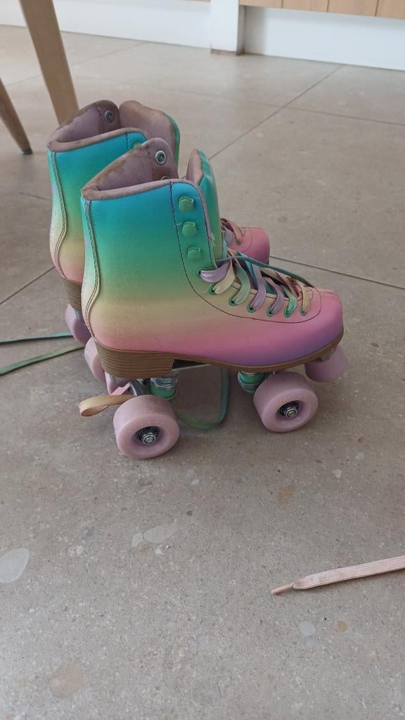 Rolschaatsen maat 36 story, Ophalen