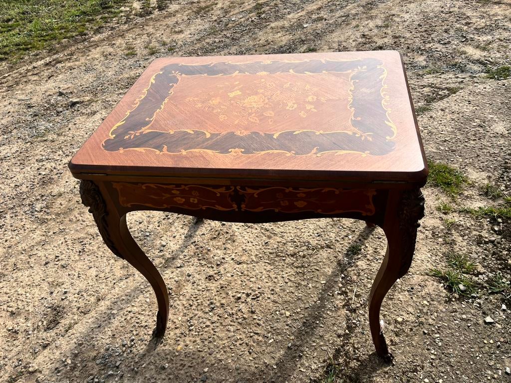 Table de jeux en bois marqueterie superbe arlon wellin, Antiquités & Art, Enlèvement ou Envoi