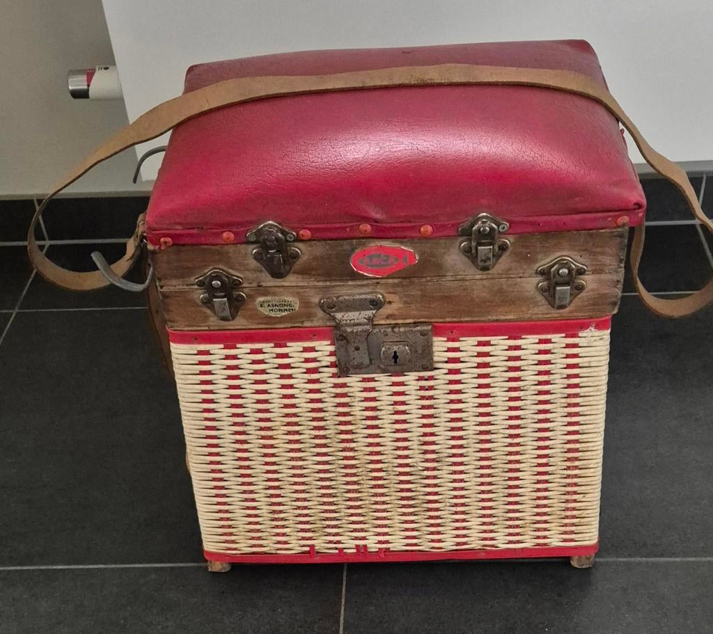 Panier de pêche rétro, Enlèvement