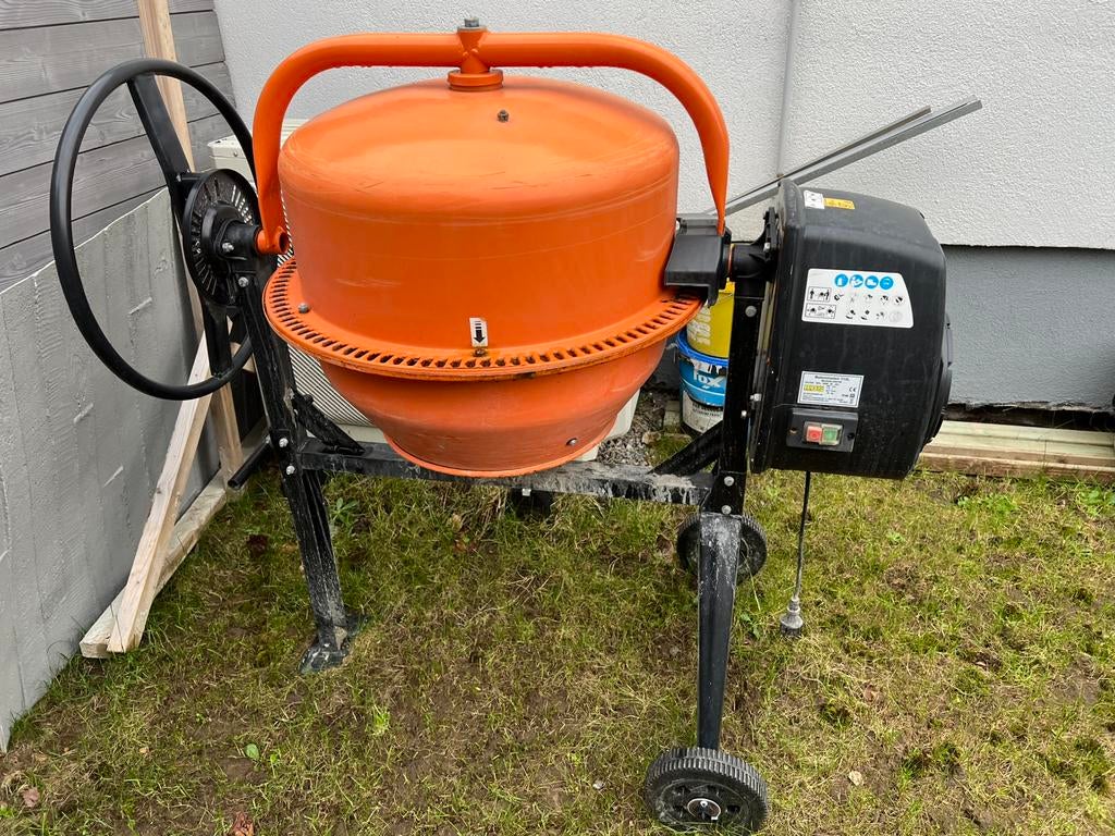 Betonmolen, Doe-het-zelf en Bouw, Betonmolens, Ophalen, Zo goed als nieuw