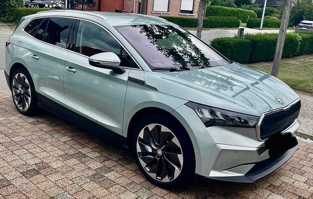 Skoda Enyac I80 2023, Auto's, Automaat, Achterwielaandrijving, Zwart, Leder