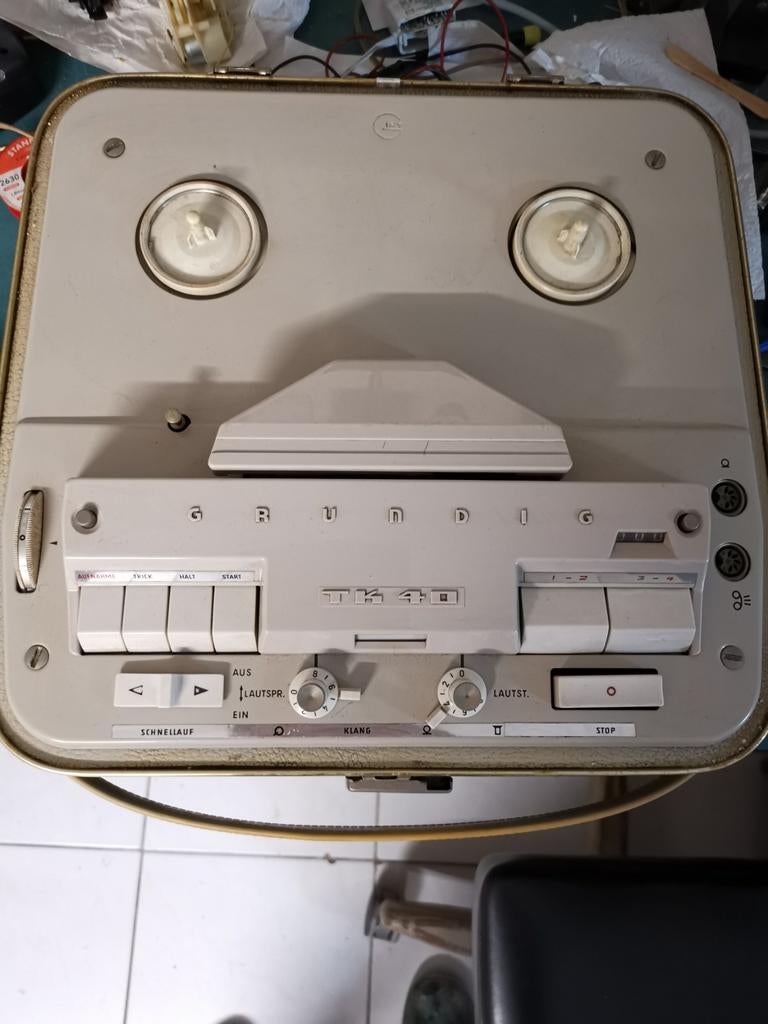 Grundig bandopnemer TK40 en Grundig Stenonette, Enlèvement