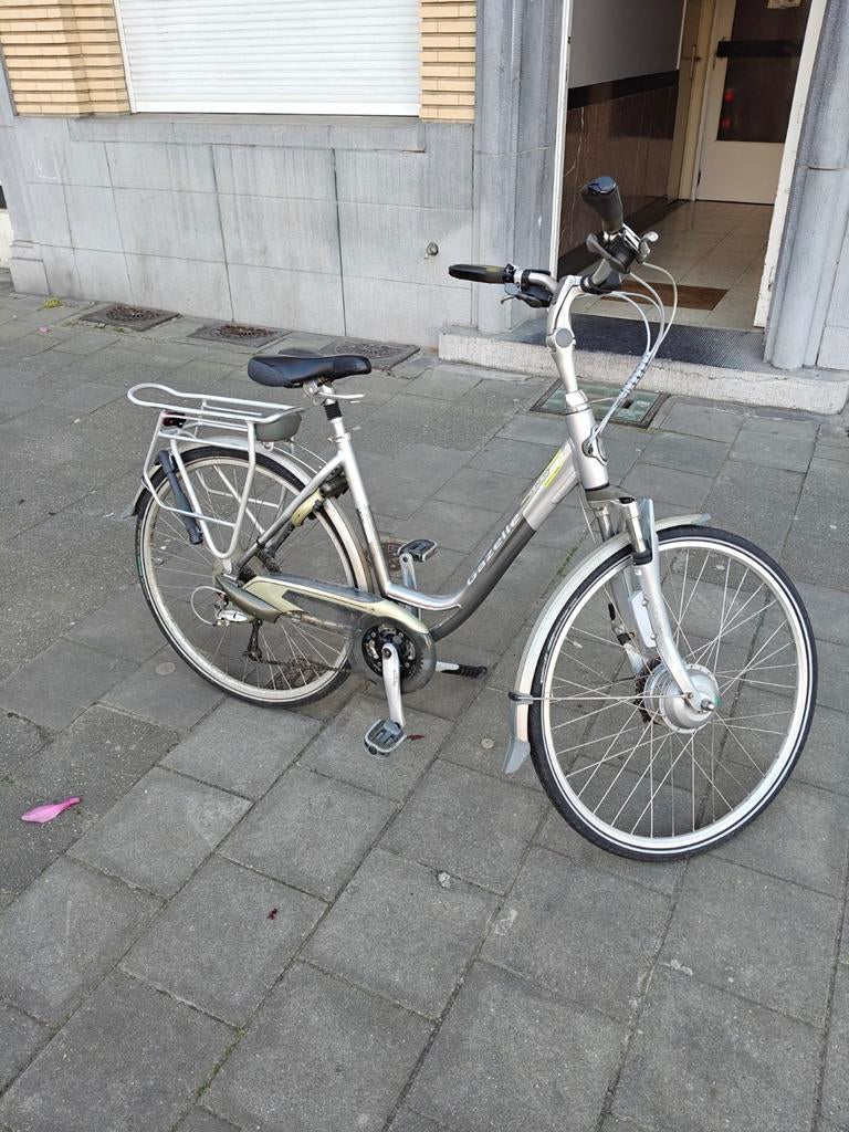 Gazelle damesfiets met 11 versnellingen
AXA slot
Banden 28 i, Fietsen en Brommers, Ophalen, Gazelle, Versnellingen
