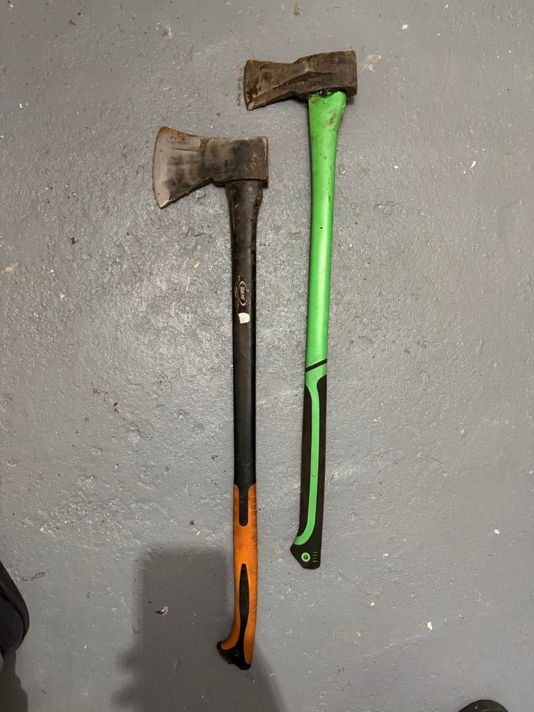 2 haches / merlins de bûcheron, Jardin & Terrasse, Enlèvement, Comme neuf