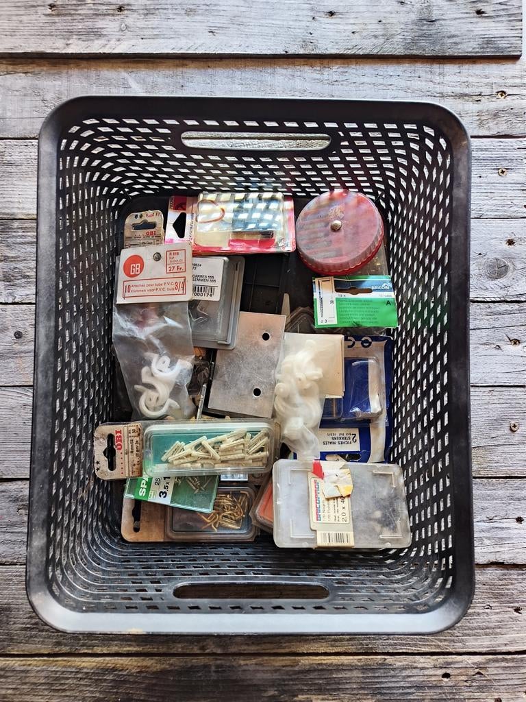 Grand lot de bricolage — vis, chevilles, pinces + rangement, Bricolage & Construction, Quincaillerie & Fixations, Comme neuf, Chevilles