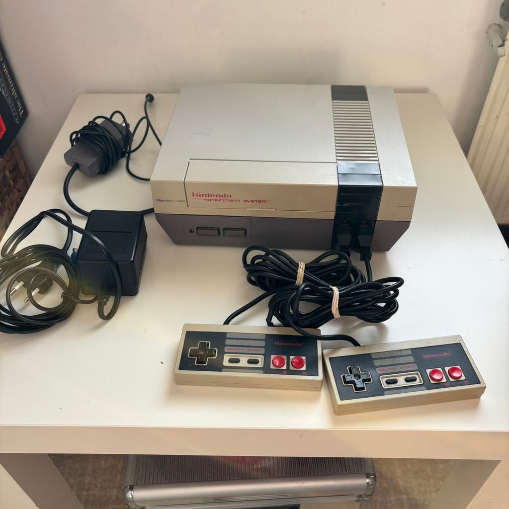 Console nintendo NES complet, Envoi, Utilisé, Avec 2 manettes