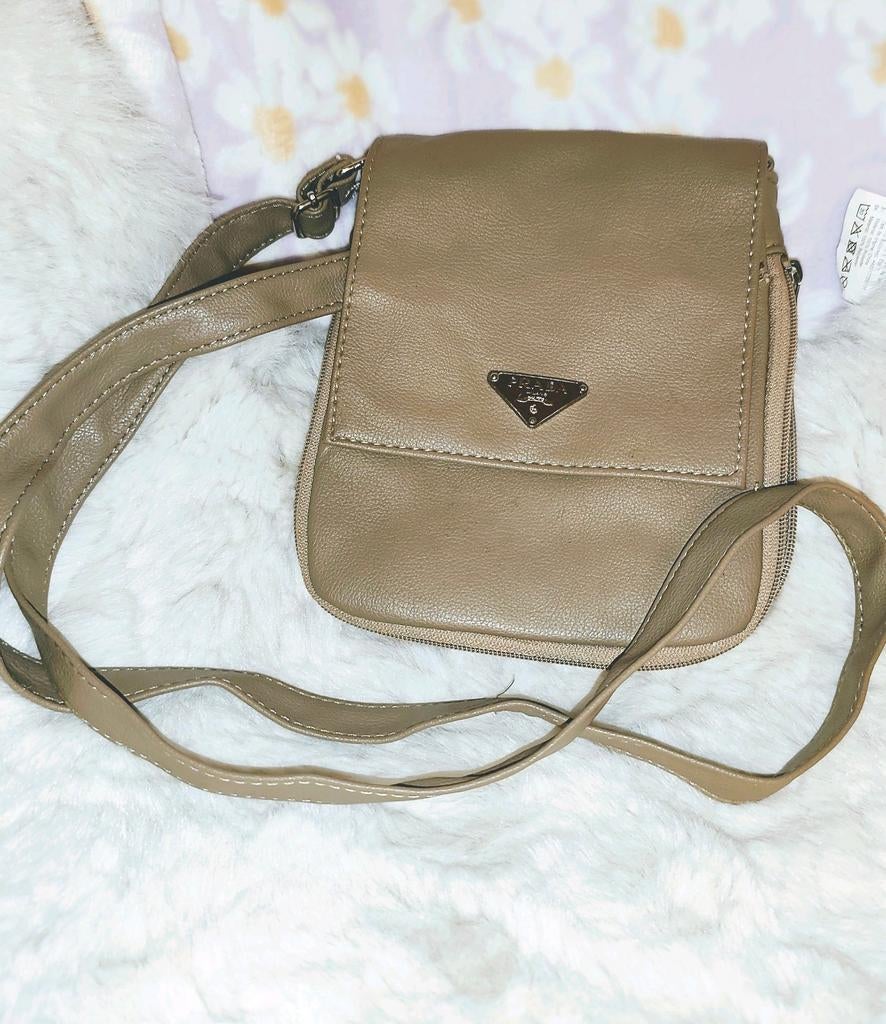 Prada schoudertas klein., Ophalen of Verzenden, Gebruikt, Beige, Schoudertasje