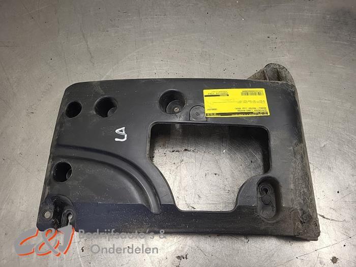 Coin pare-chocs arrière gauche d'un Renault Master (NVT), Renault, -, 3 mois de garantie, Utilisé