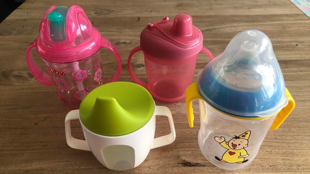 Vier baby/kleuter drinkbekers, Ophalen, Gebruikt, Overige typen