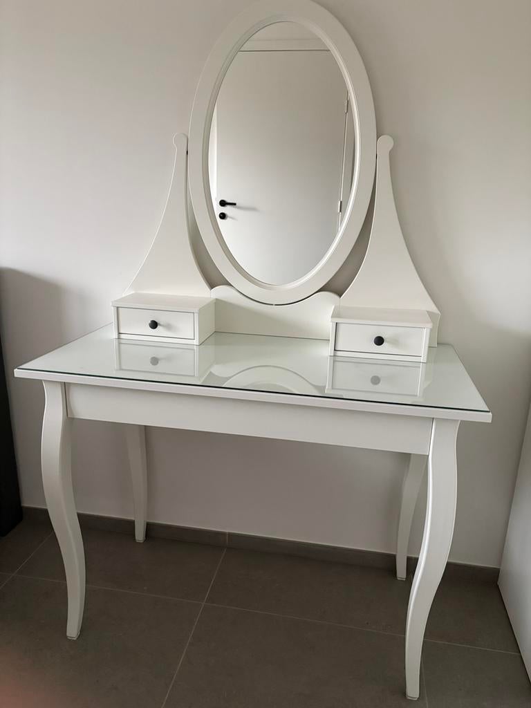 Ikea hemnes tafeltje met spiegel, Ophalen, Zo goed als nieuw