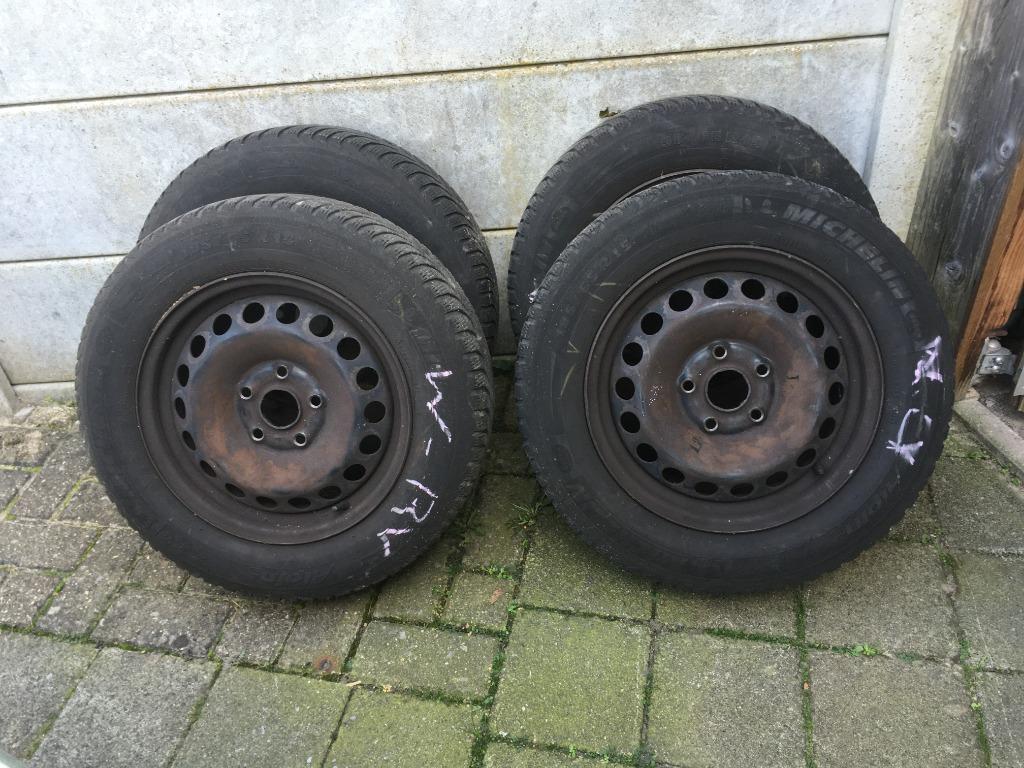 winterbanden skoda octavia, Ophalen, 15 inch, Banden en Velgen, Winterbanden