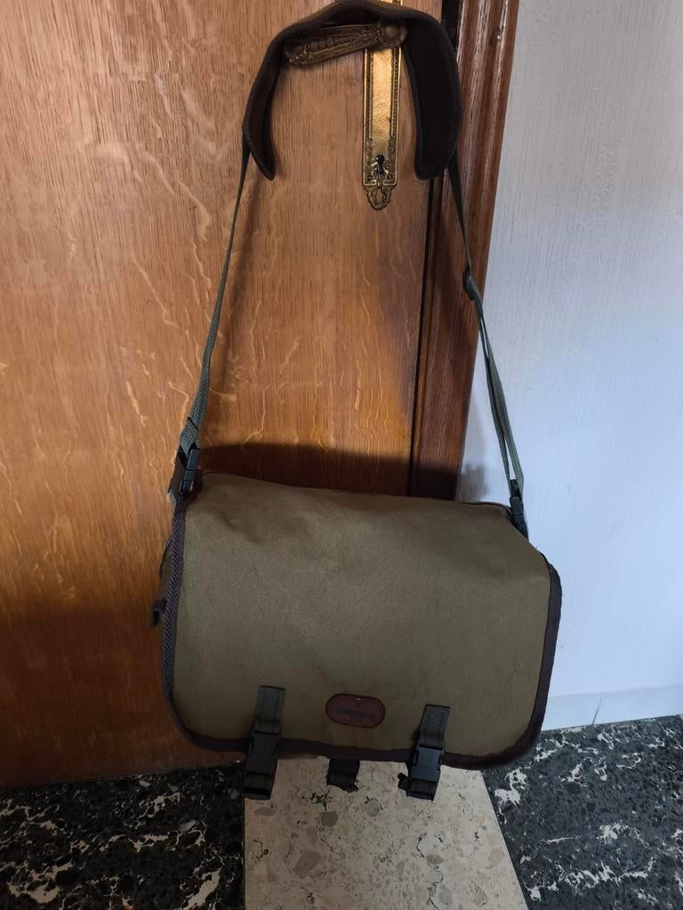 Nieuwe tas voor jagen of vissen in de natuur