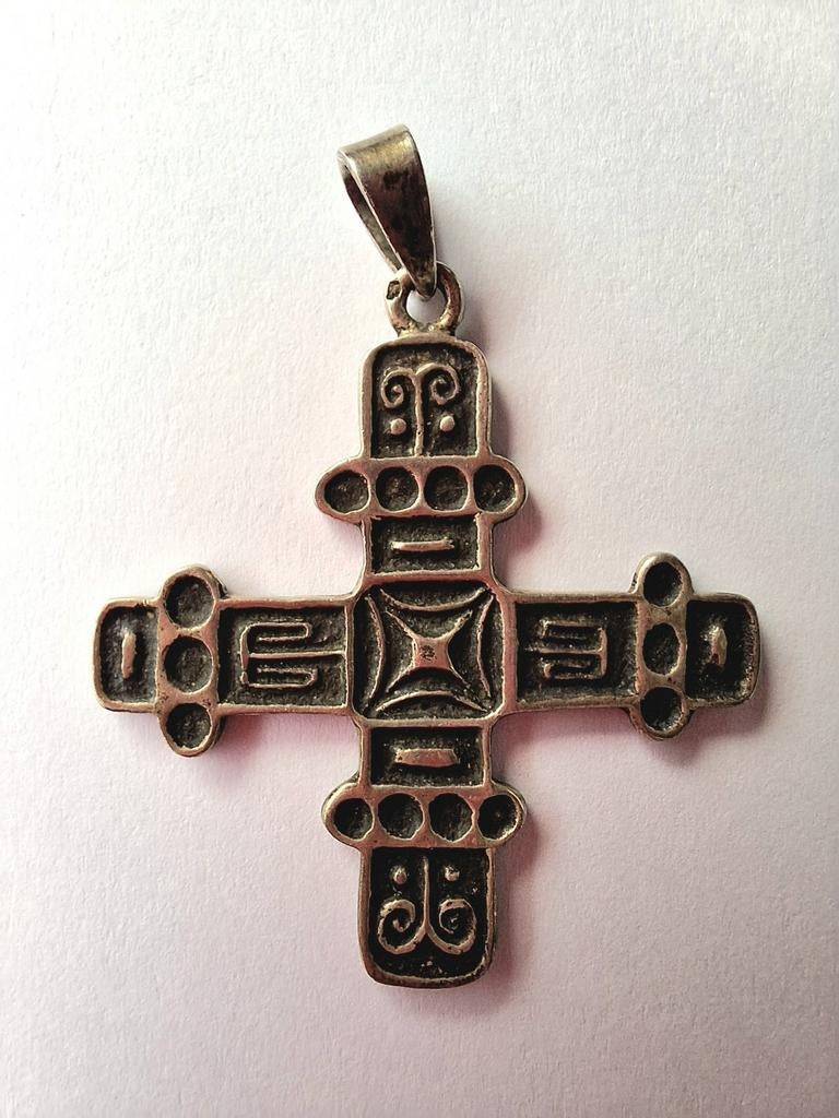 Pendentif Vintage Croix "KELT" de Pierre Péron argent massif, Enlèvement ou Envoi, Comme neuf, Croix ou Symbole, Argent