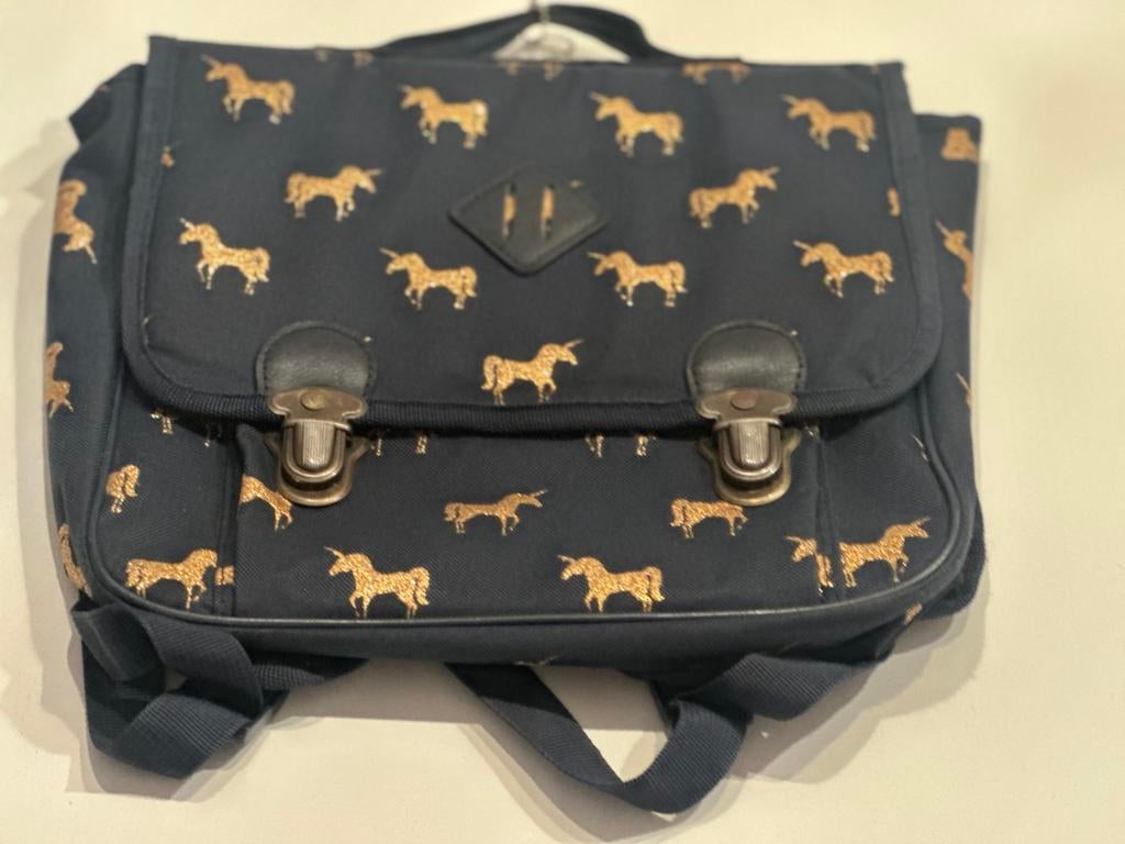 Mon premier cartable, Enlèvement