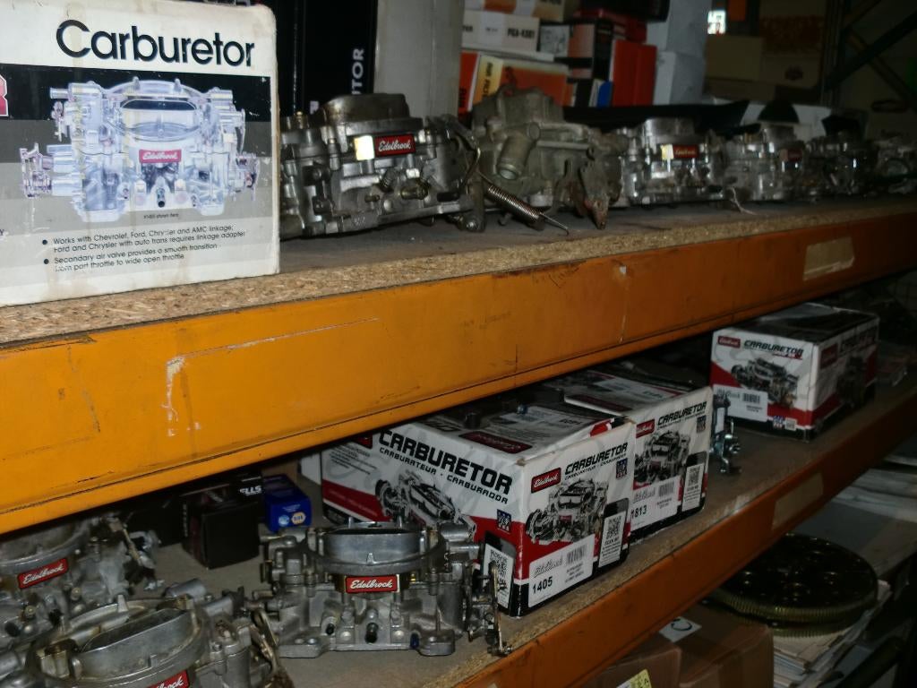 carburateurs intakes edelbrock chevrolet small block v8 350, Auto-onderdelen, Motor en Toebehoren, Ophalen, Gebruikt, Overige automerken