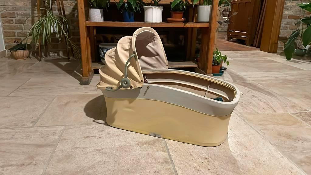Vintage bovenstel kinderwagen, poppenbed, Ophalen