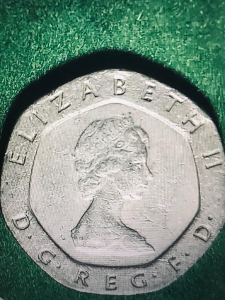 pièces Élisabeth ll, Enlèvement