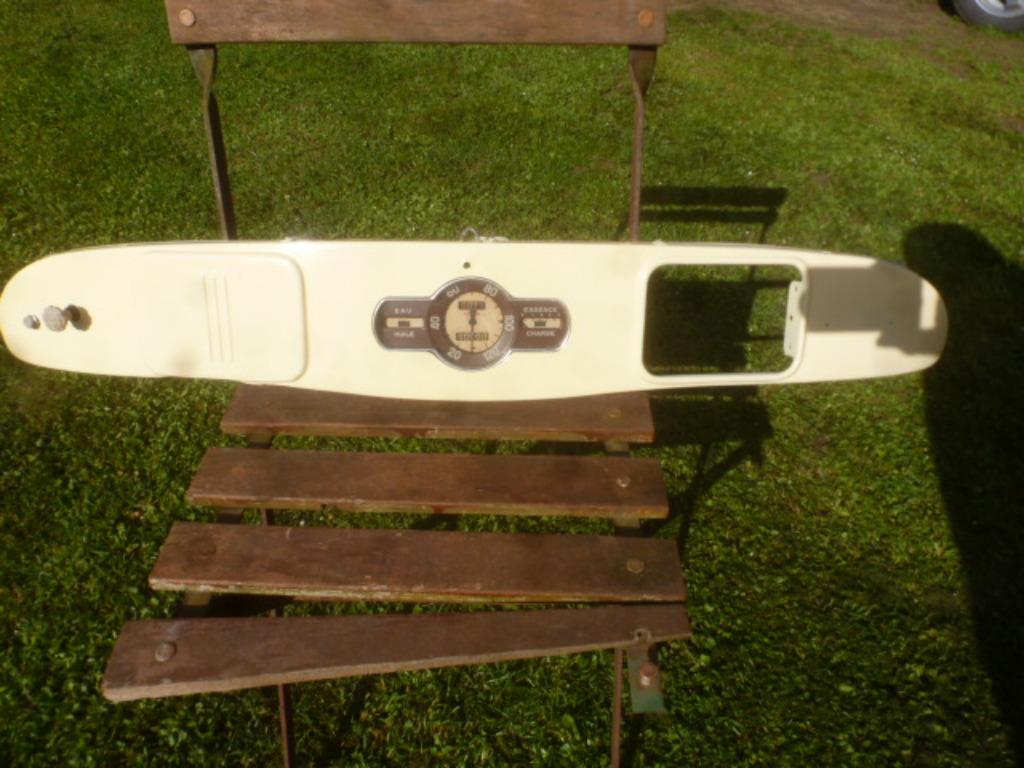 RENAULT 4 cv:planche de bord + compteur:JAEGER, Autos : Pièces & Accessoires, Enlèvement ou Envoi, Utilisé, Renault