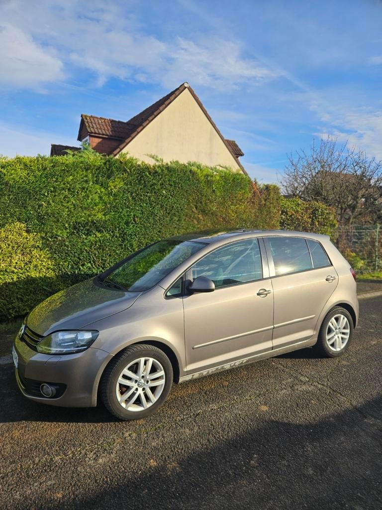 VOLKSWAGEN GOLF 6 PLUS CARAT 2L 140CH DSG6, Autos, Achat, Capteur de lumière, Entretenue par le concessionnaire, Noir