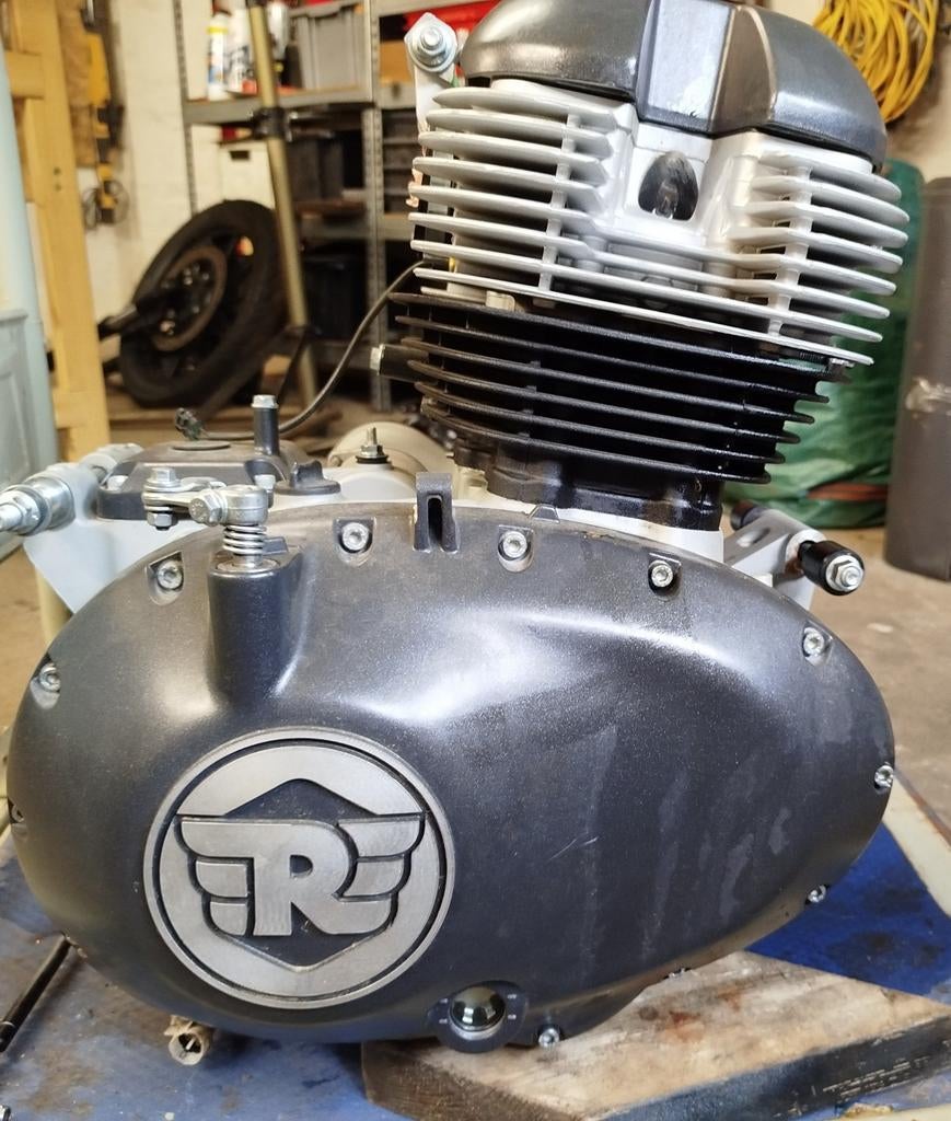 Royal Enfield 650 moteur, rampe d'injection et ECU, Motos, Motos | Marques Autre, Particulier, Enlèvement