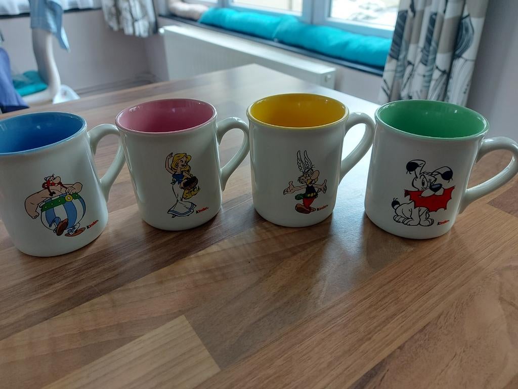 4 mugs "kinder" en céramique., Collections, Enlèvement