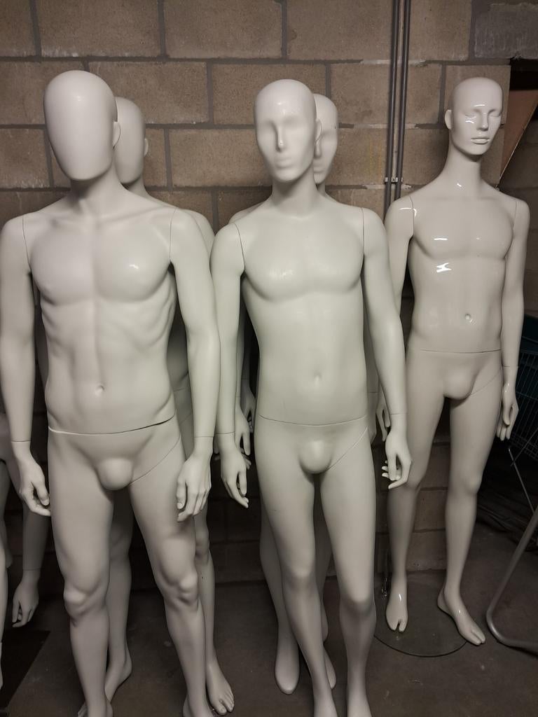 Verhuur-huur paspoppen,etalagepoppen,mannequins,buste,