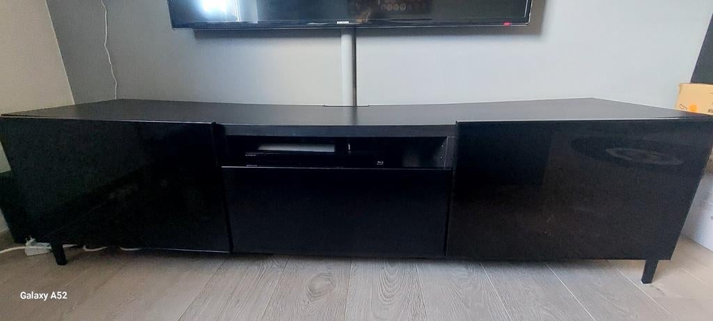 Meuble TV noir 3 portes en verre noir brillant, Ophalen, 150 tot 200 cm, Grenenhout, Zo goed als nieuw