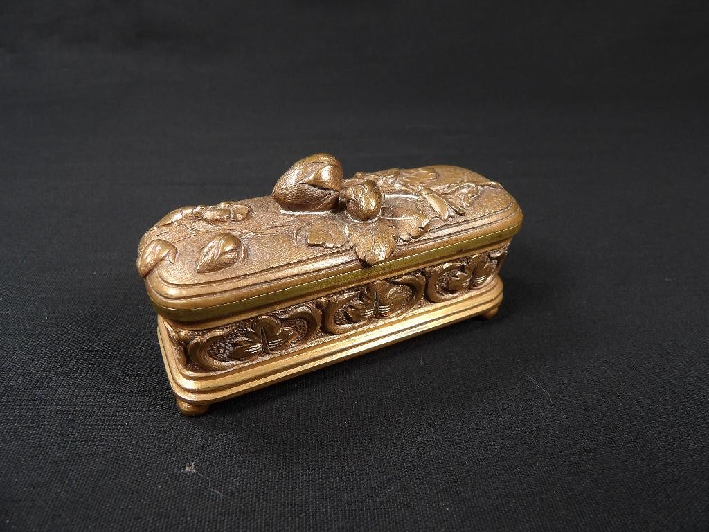 Coffret en bronze richement décoré, Antiquités & Art, Antiquités | Bronze & Cuivre, Enlèvement, Bronze