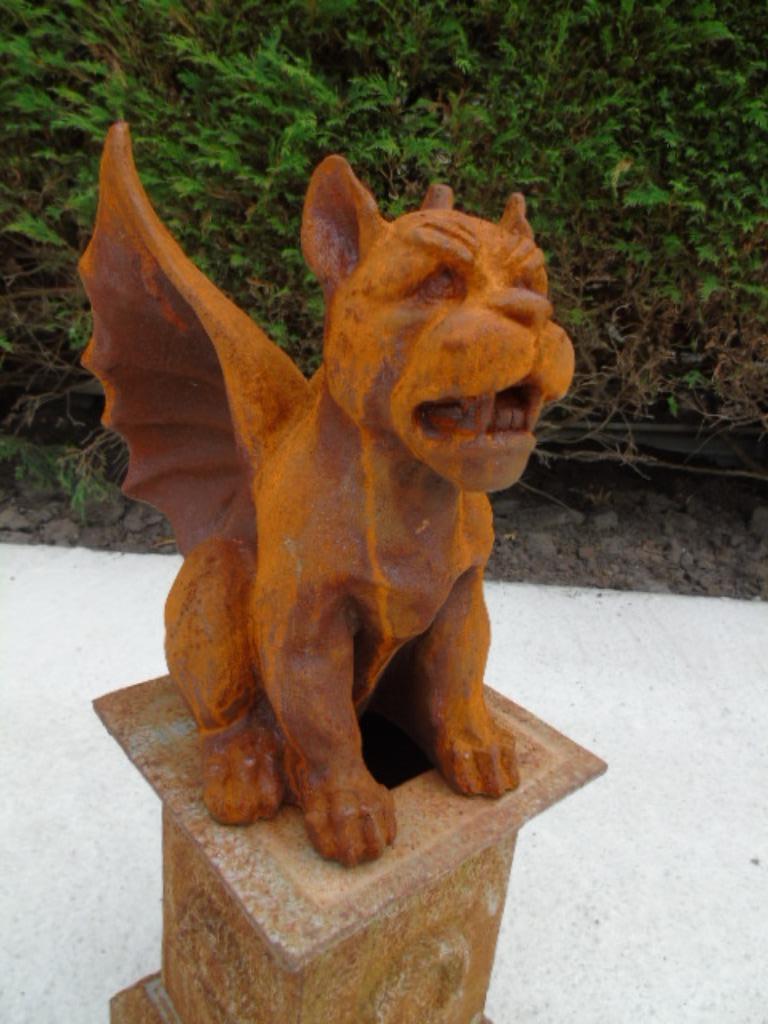 roestige gietijzeren waterspuwer, gevleugeld monster..., Tuin en Terras, Ophalen, Nieuw