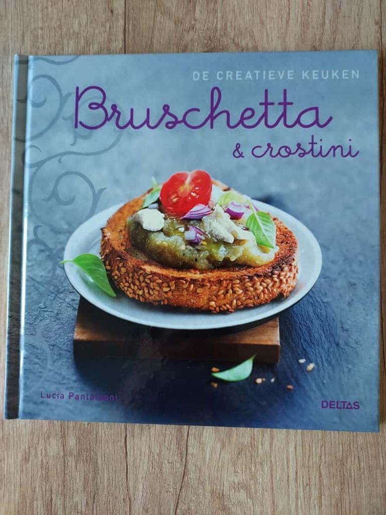 Bruschetta & crostini - Deltas - Harde kaft - 60 blz, Lucia Pantaleoni, Tapas, Hapjes en Dim Sum, Ophalen of Verzenden, Zo goed als nieuw