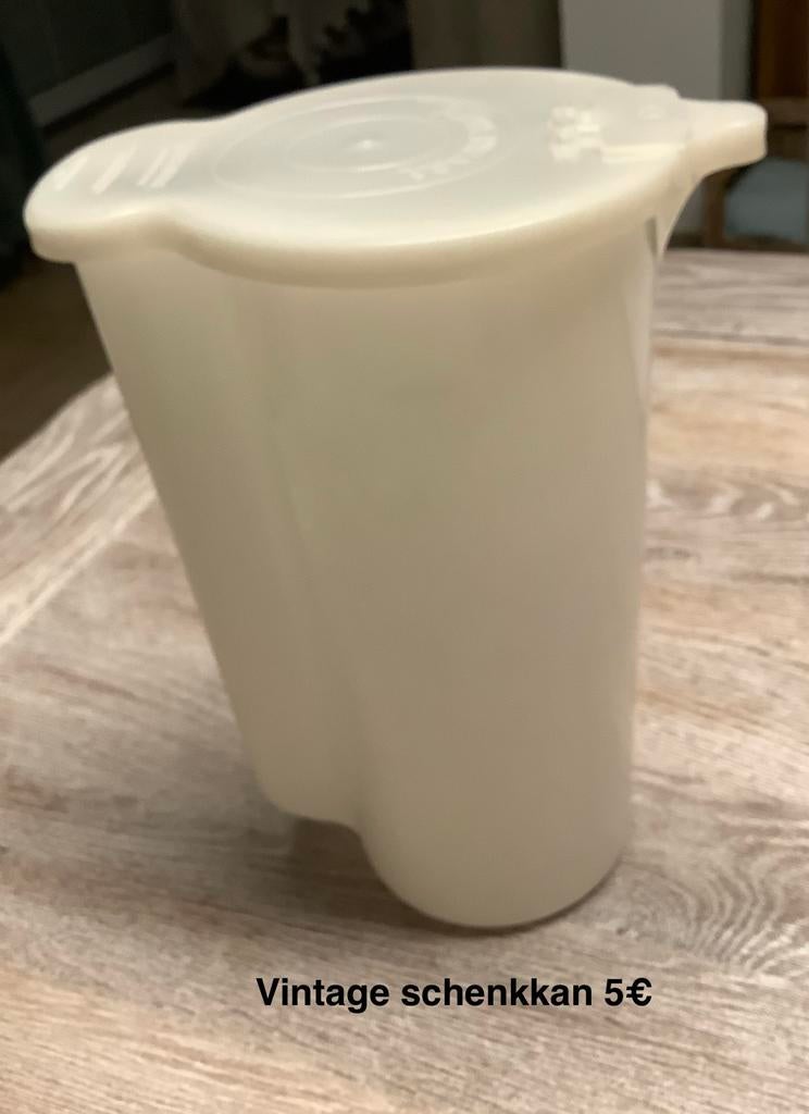 Vintage schenkkan Tupperware, Ophalen of Verzenden, Gebruikt, Wit, Beker of Kan