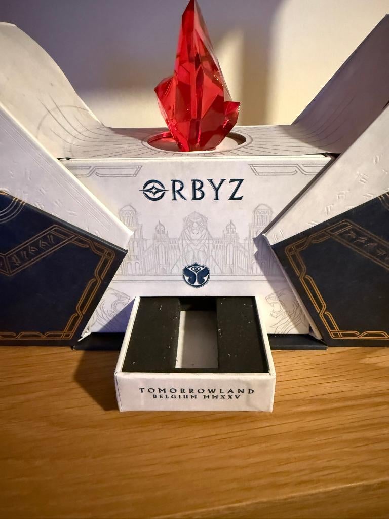 Tomorrowland box ORBYZ editie 2025 no bracelet, Eén persoon, Meerdaags