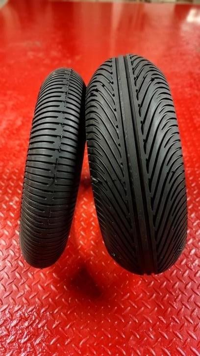 Pneus de pluie Dunlop, Motos, Enlèvement