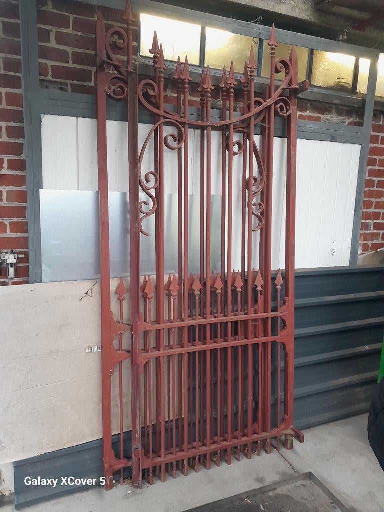 Av ancienne grille., Enlèvement