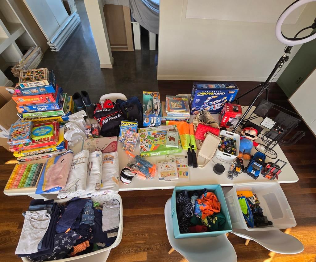 Spulletjes voor tweedehandsbeurs, garageverkoop,rommelmarkt, Ophalen